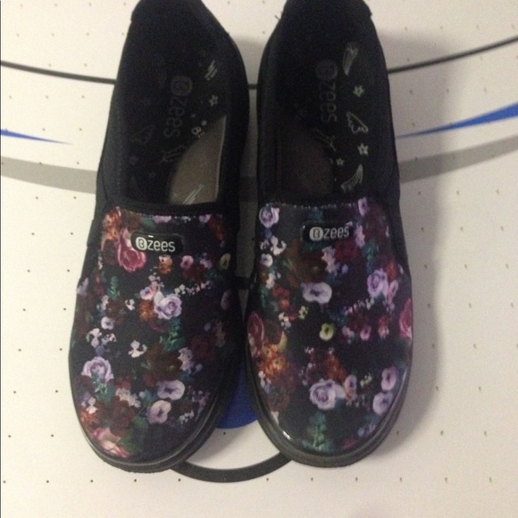 Flip on sneakers Black/Floral print size 9 1/2 - Picture 1 of 8